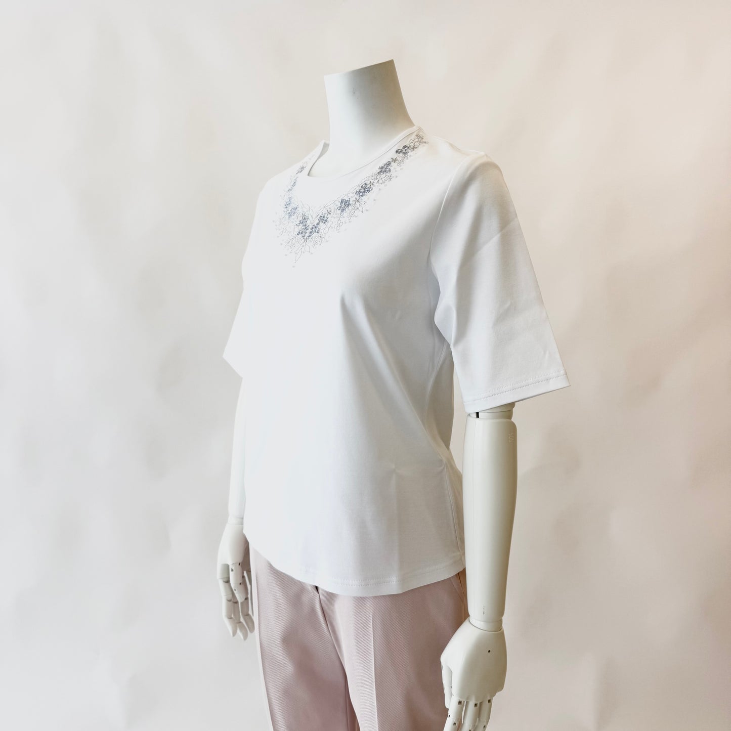 【コットン100%】花モチーフカットソー MIMO MODA 2552260