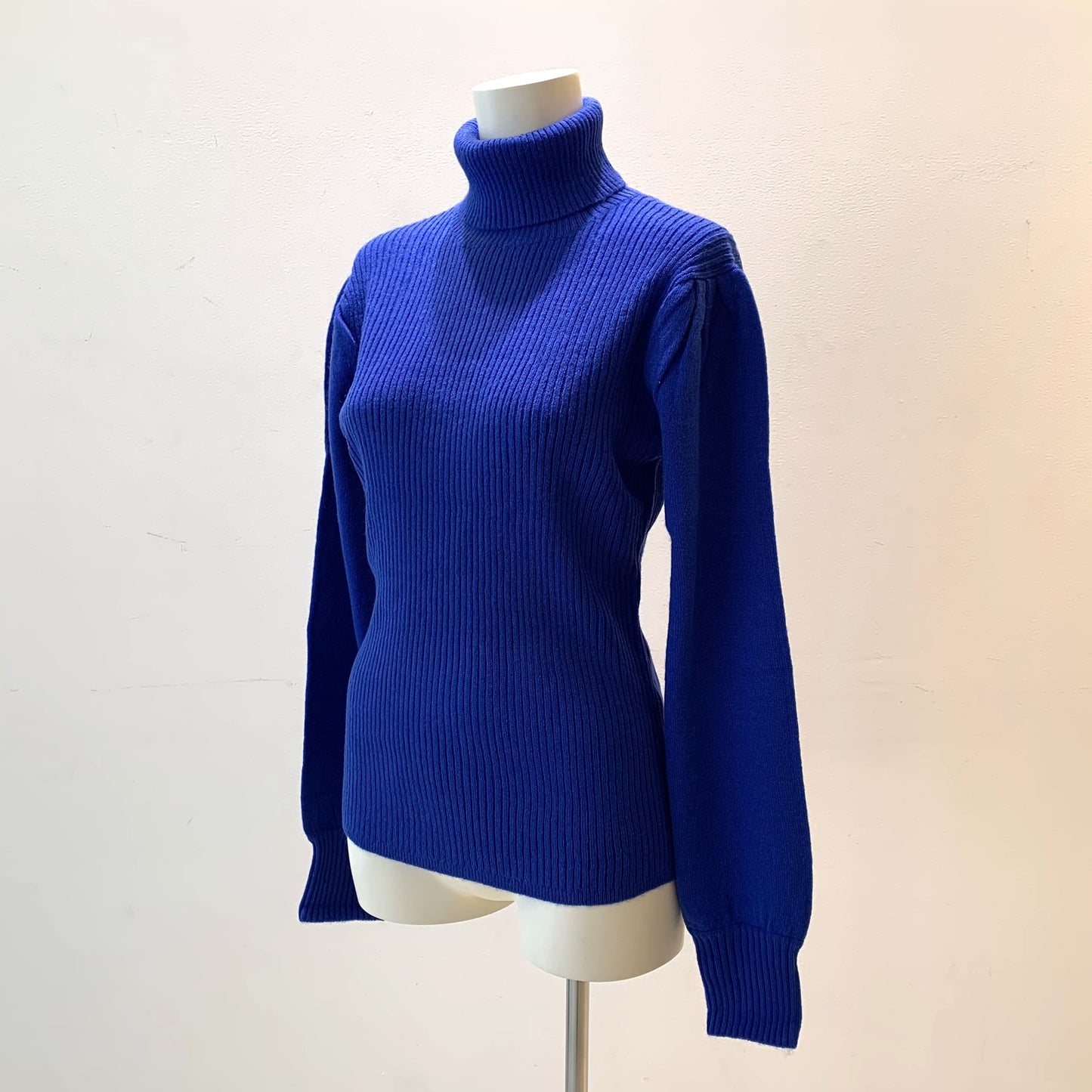 タートルネック 袖ボリュームニット プルオーバー B DONNA 6033106