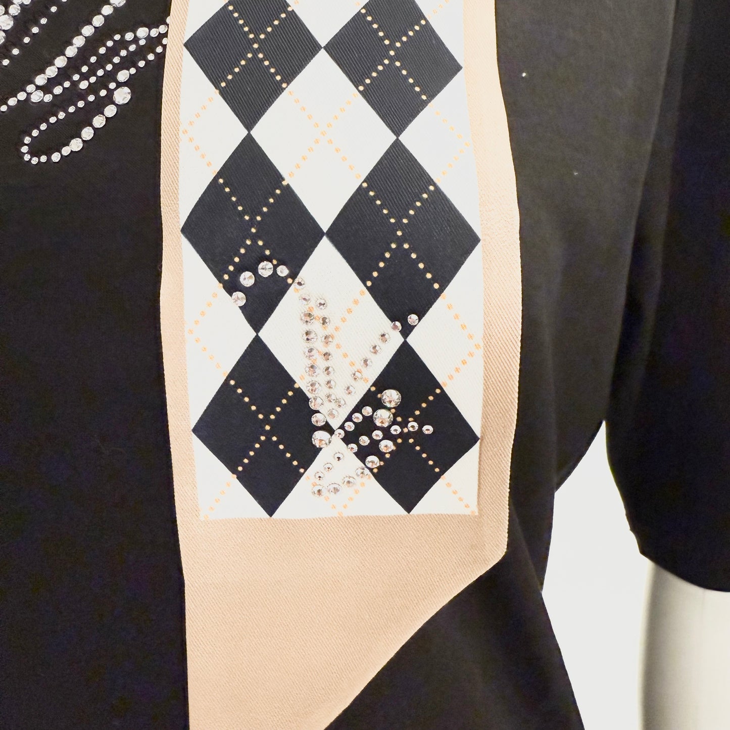 首回りに華やぎをプラス♪プリントツイリー VALENZA 5154406