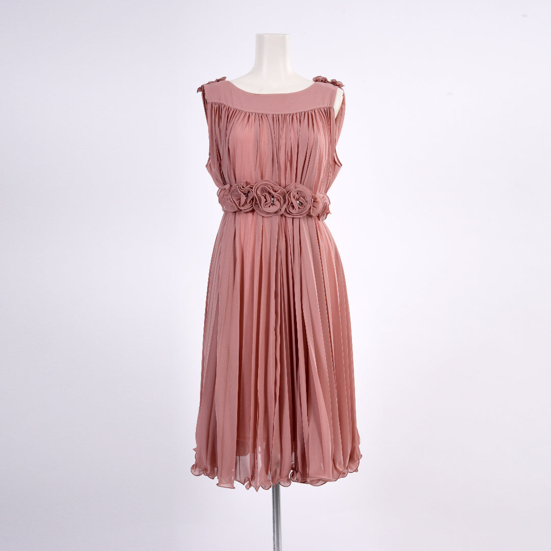 Pleated dress with flower belt Dear Princess 