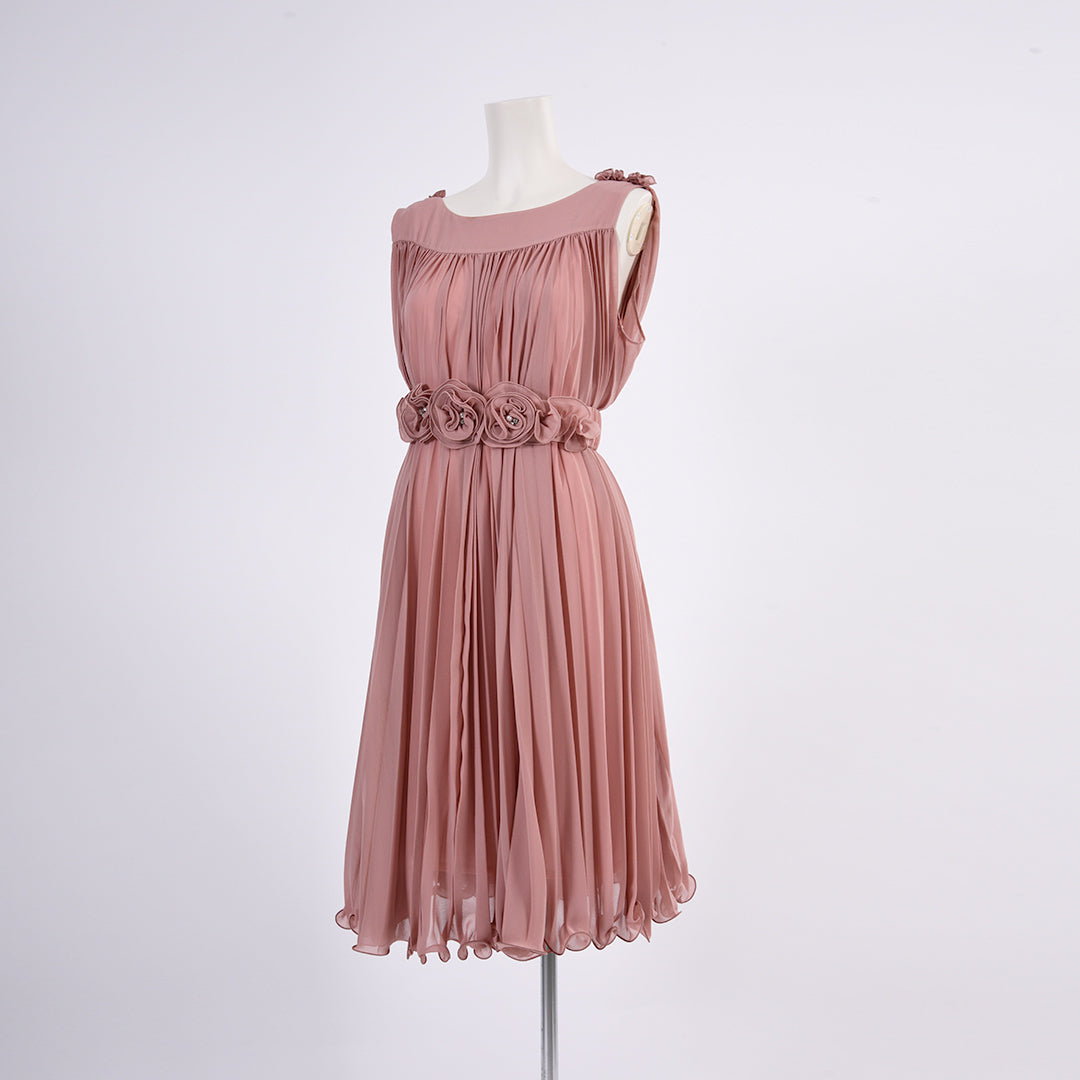 Pleated dress with flower belt Dear Princess 