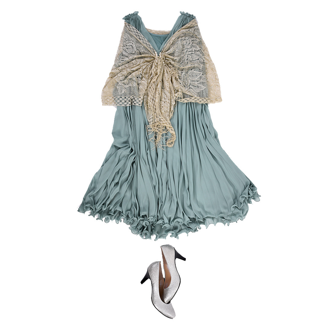 Pleated dress with flower belt Dear Princess 