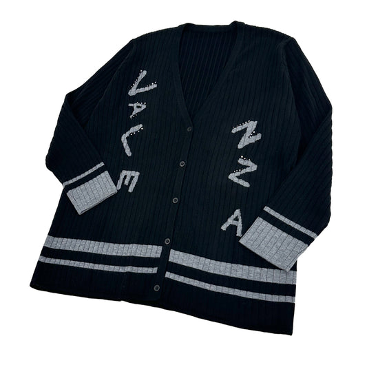 【Lサイズ】【滑らかタッチ】縦ラインロゴ ニットカーディガン　VALENZA　5553704