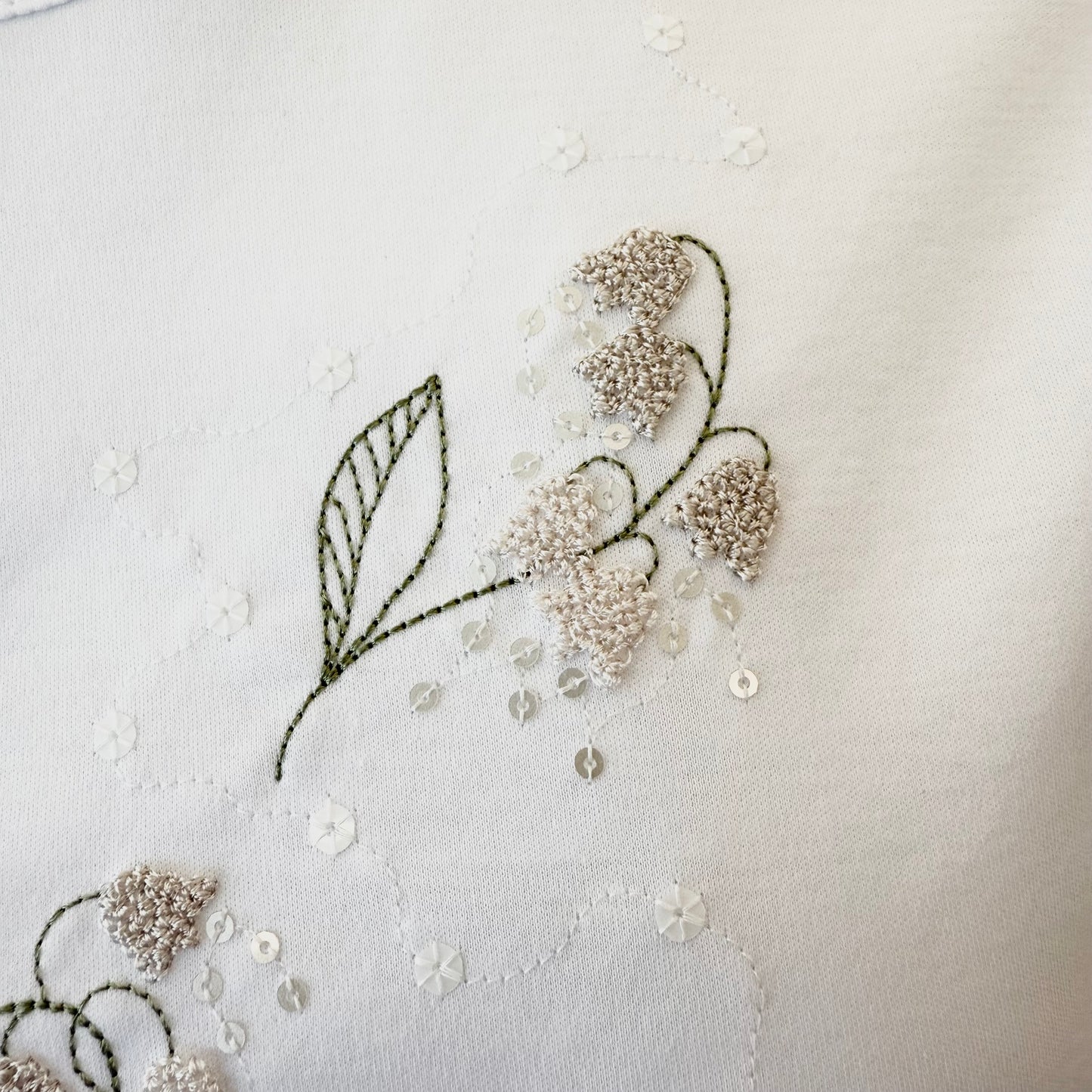 【コットン100%】すずらんモチーフカットソー　MIMO MODA　2552261