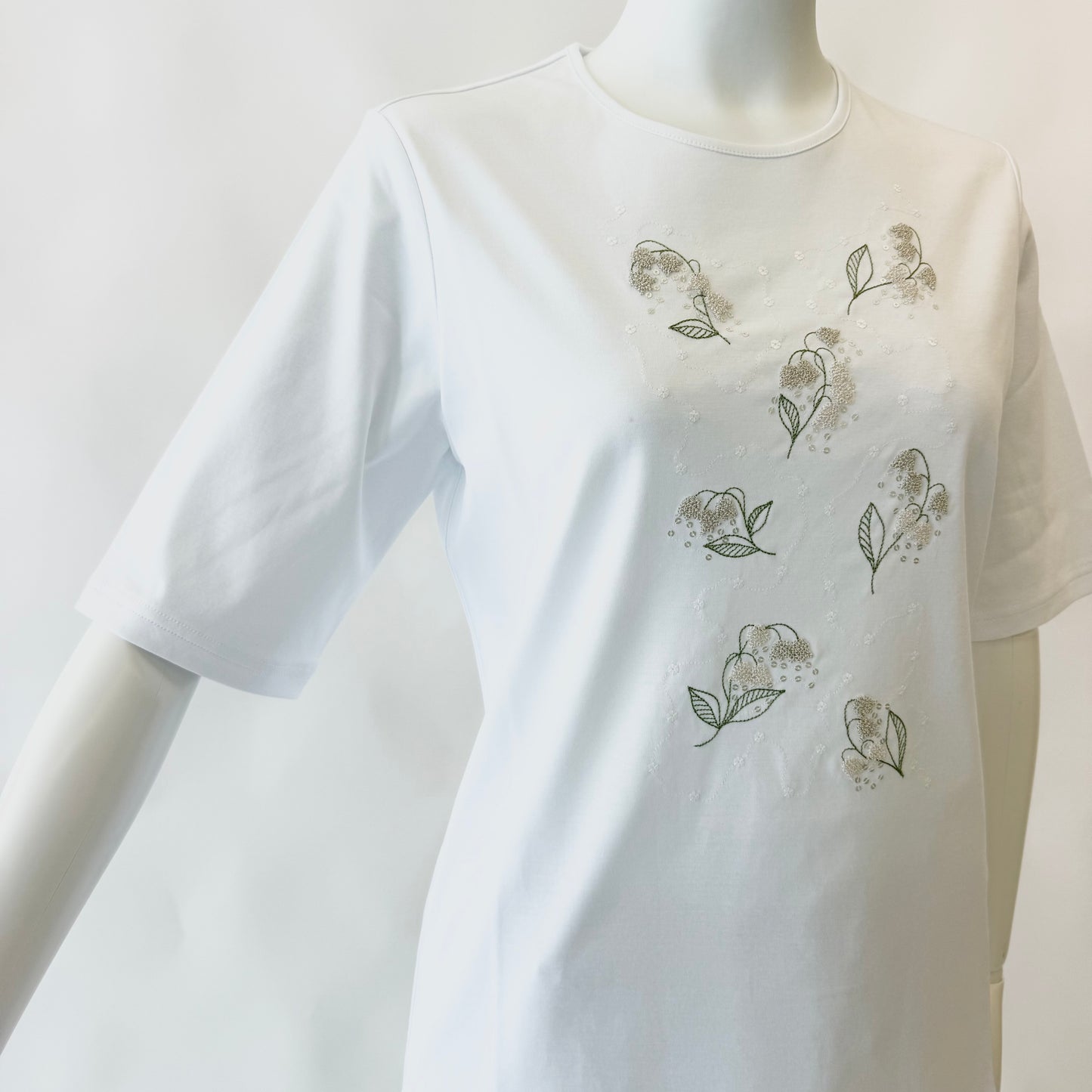 【コットン100%】すずらんモチーフカットソー　MIMO MODA　2552261