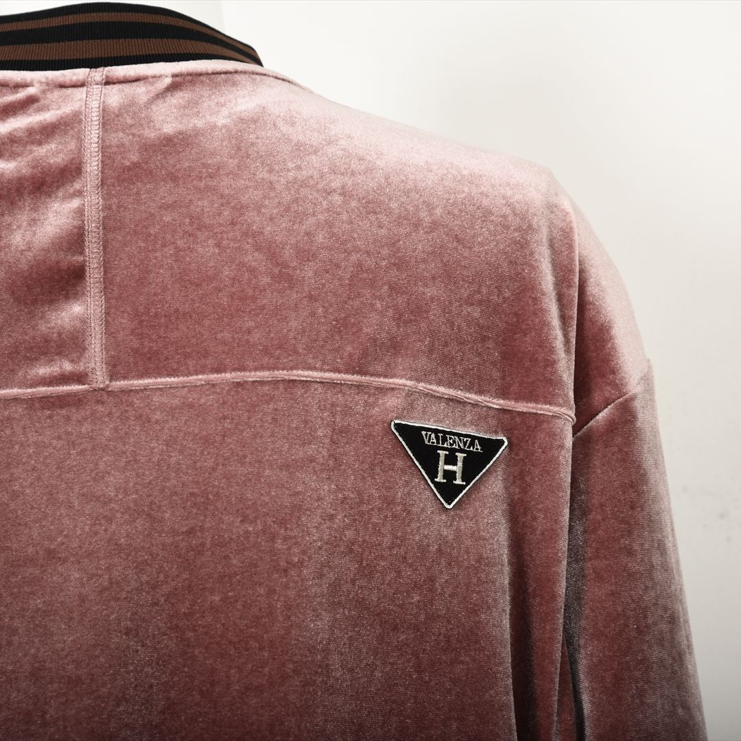 【上品な光沢】フロントモチーフ ストレッチベロアカットソー　VALENZA home　5352304