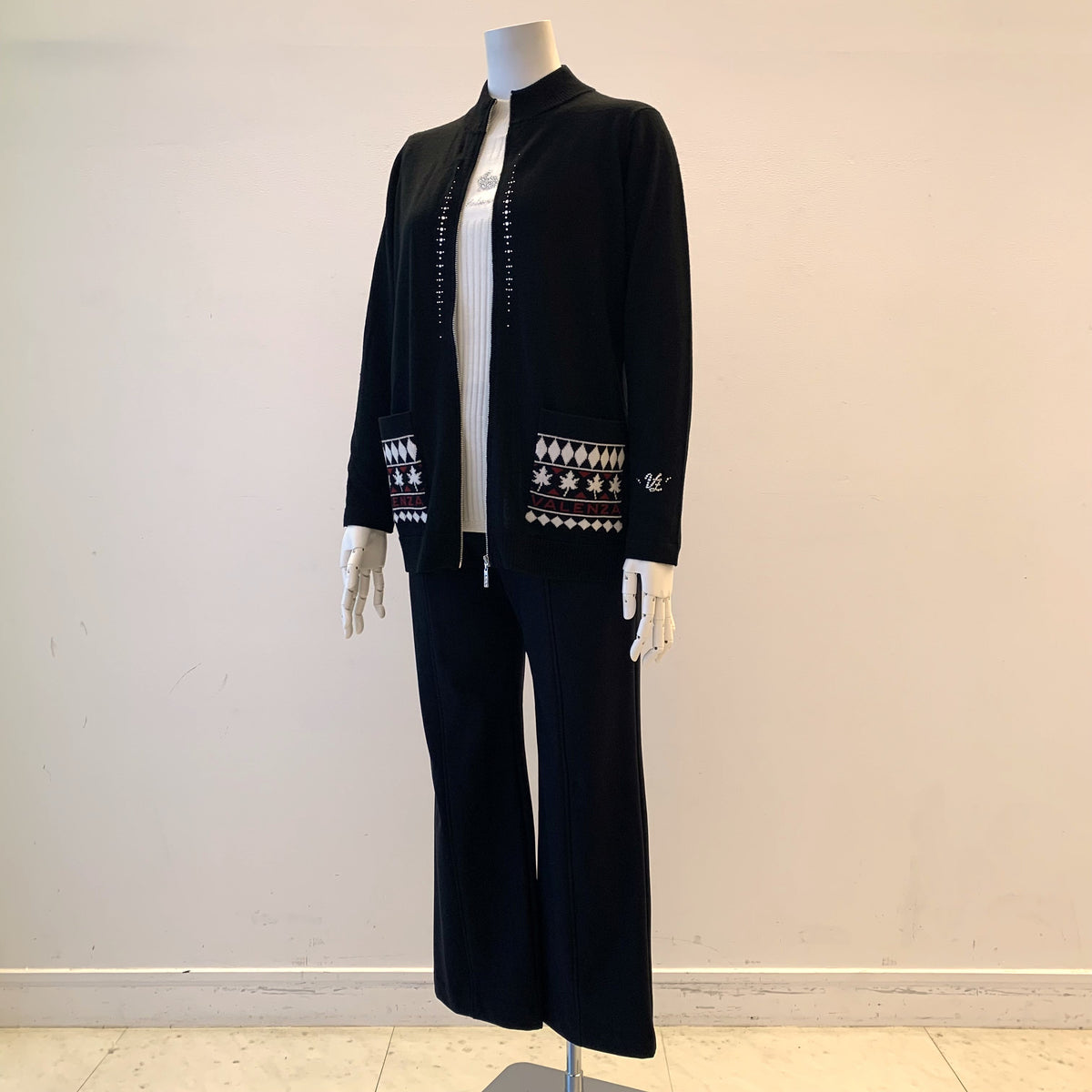【Lサイズ】発熱効果　ストレッチパンツ　 VALENZA