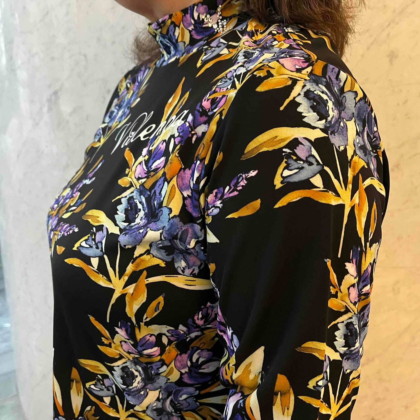 【インナー使いに活躍◎】フラワープリント　ハイネックカットソー　VALENZA　5152611