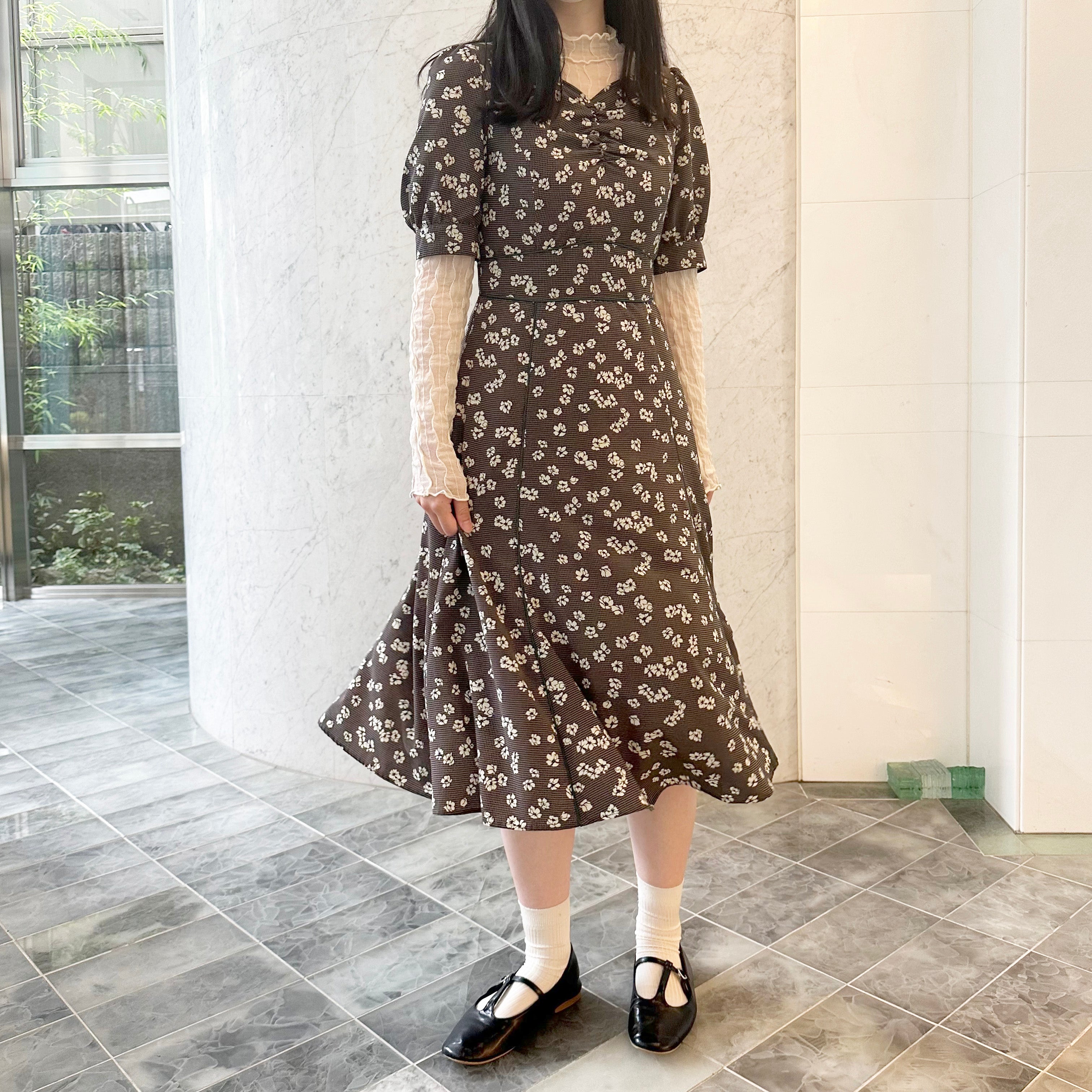 サーキュラースリーブフラワードレス　ブラウン　Mshort LE'RURE ドレス Circurar sleeve flower dress : ZOZOTOWN Yahoo!店