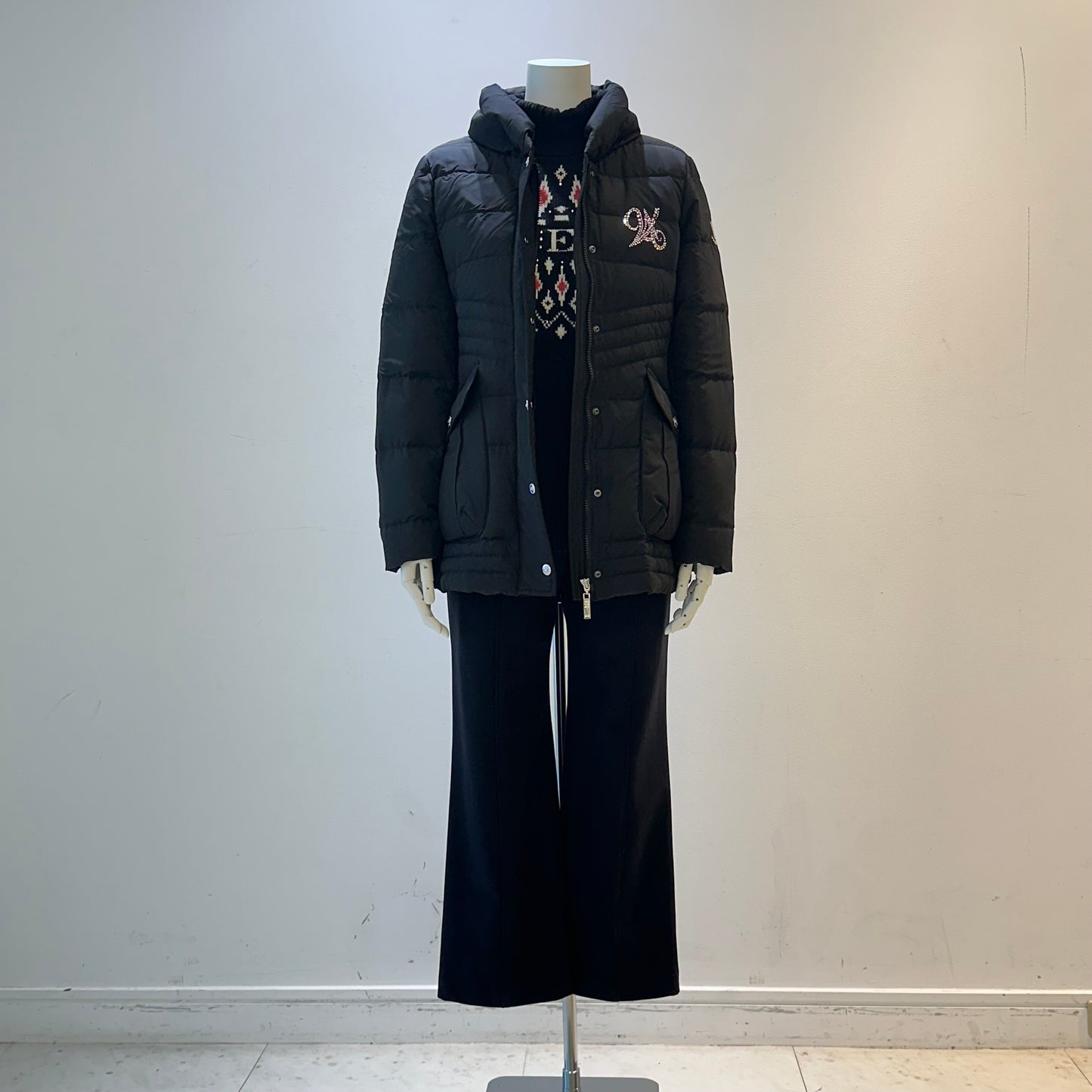 【OUTLET】キュウシン柄　タートルネックプルオーバー　 VALENZA　5133706