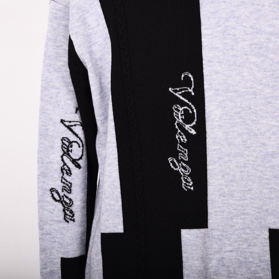 ケーブル編み×縦ロゴ ハイネックニット　VALENZA　5153708