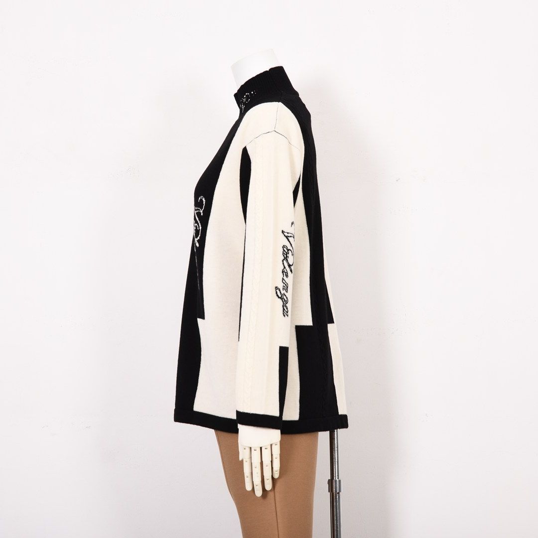 ケーブル編み×縦ロゴ ハイネックニット　VALENZA　5153708