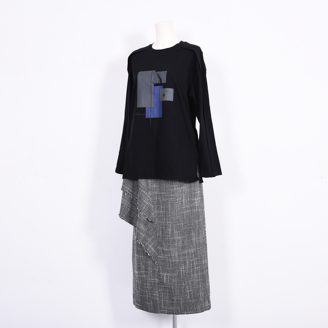 【綿100%】フリントモチーフ　カットソー　B DONNA　6052119