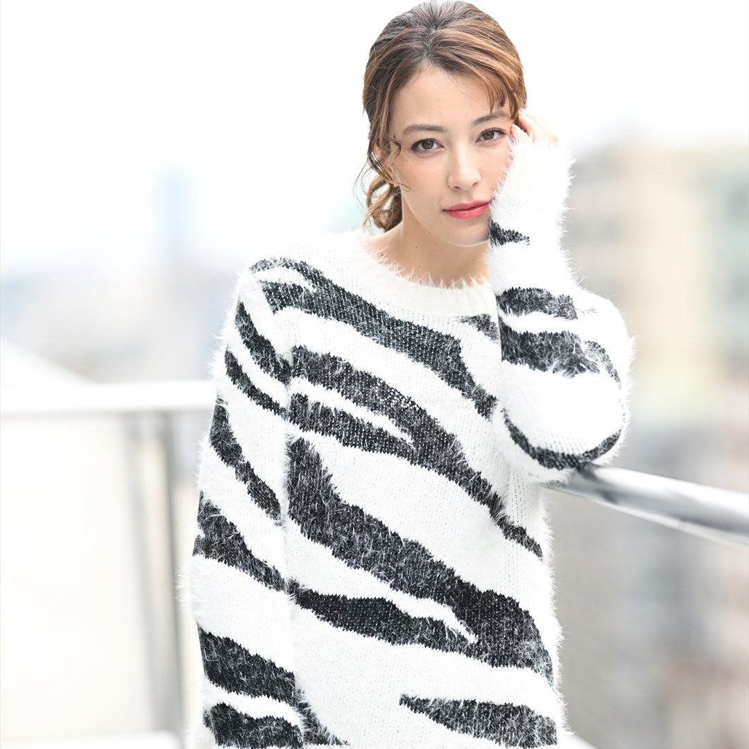 【Lサイズ】ゼブラ柄 ふわふわニット　VALENZA　5553705