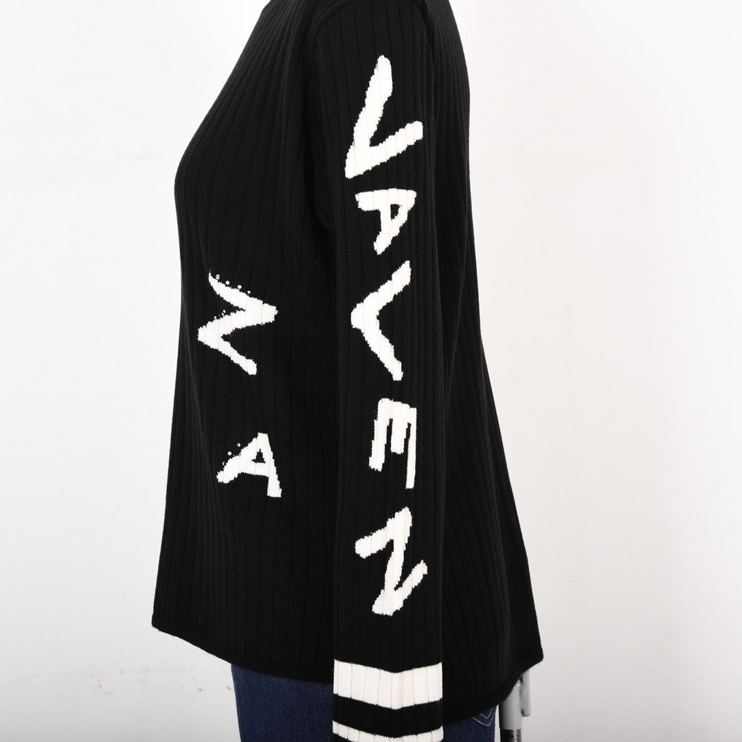 【滑らかタッチ】縦ラインロゴ ハイネックニット　VALENZA　5153700