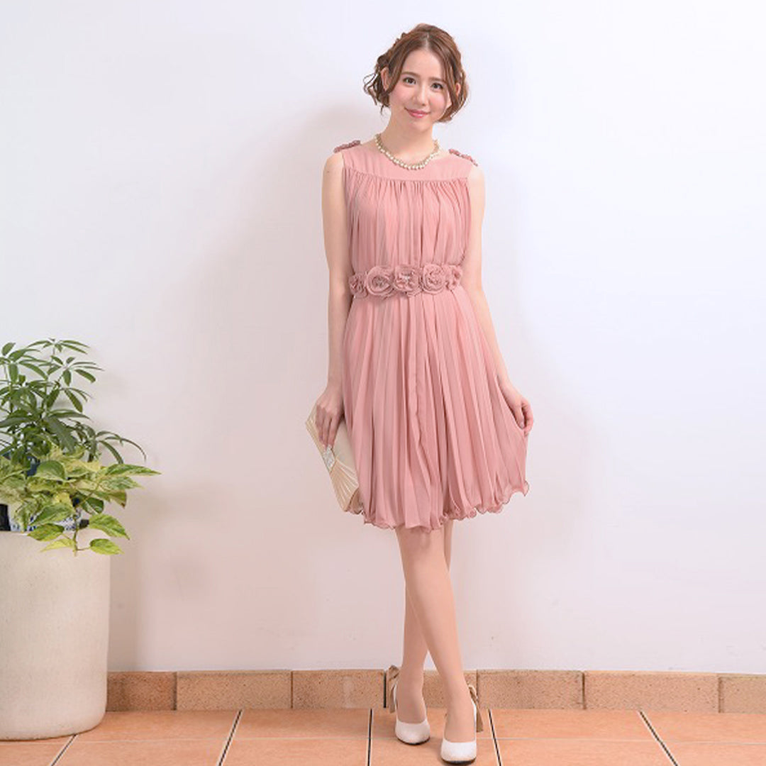 Pleated dress with flower belt Dear Princess 