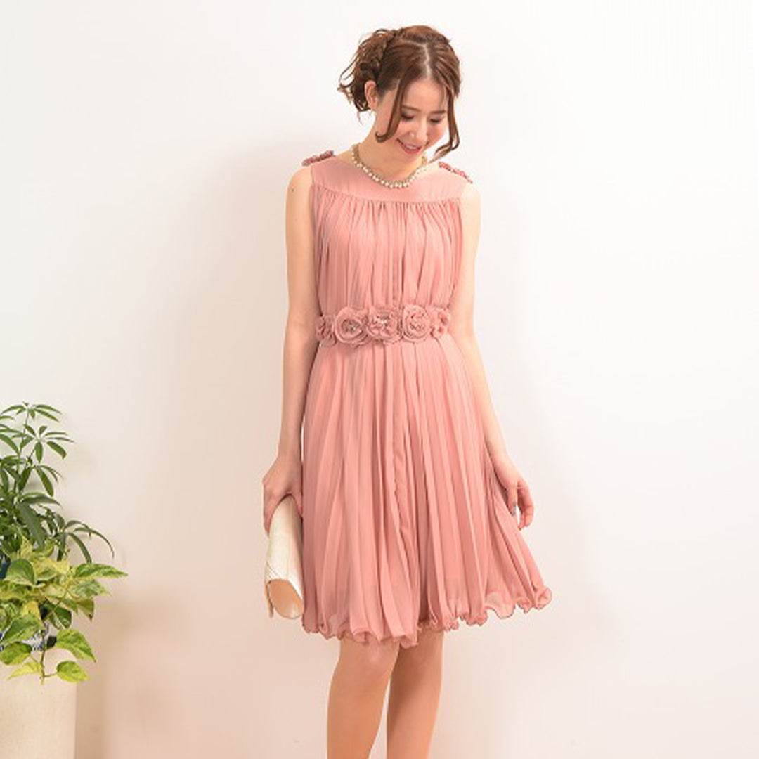 Pleated dress with flower belt Dear Princess 