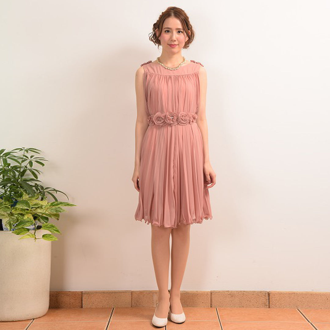 Pleated dress with flower belt Dear Princess 