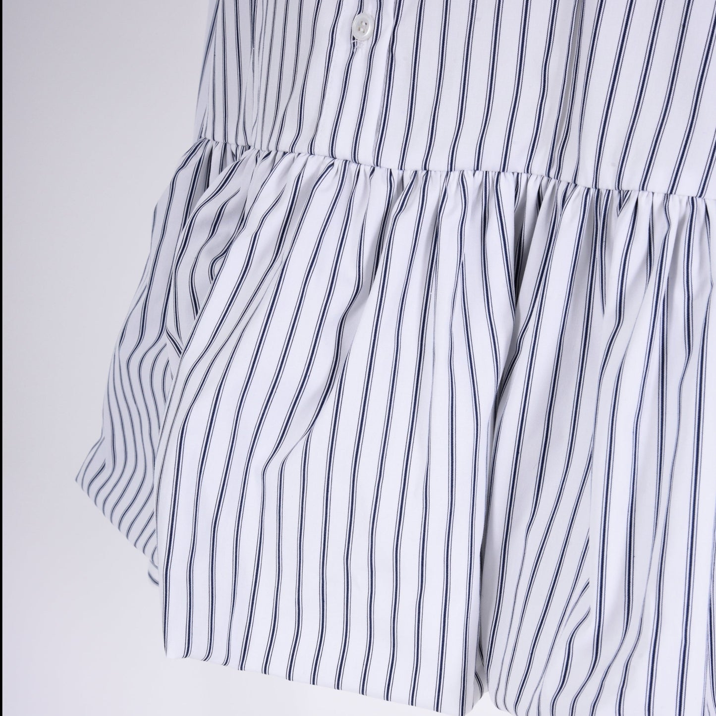 バルーンペプラム　コットンブラウス　B DONNA 6541000